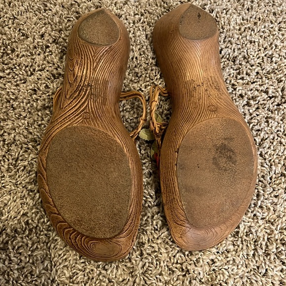 ELLE partial wedge heel floral sandal - Picture 3 of 5